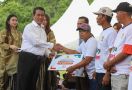 Sasar Pertanian Berkelanjutan, Mentan Amran Serahkan Bantuan Ini di Kabupaten Wajo - JPNN.com