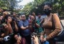 3 Berita Artis Terheboh: Siskaeee Ditangkap Polisi, Ivan Gunawan Tinggalkan Indonesia - JPNN.com