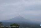 Gunung Semeru Erupsi Lagi, Tinggi Letusan Sekitar 600 Meter - JPNN.com