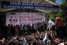 Warga Sumbar Ini Mengaku Dikhianati Prabowo, Anies: Kami Akan Konsisten Memperjuangkan Rakyat - JPNN.com
