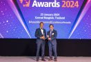 Sukses Kembangkan Bisnis Hijau, CEO Pertamina NRE Dannif Danusaputro Raih Penghargaan Internasional - JPNN.com