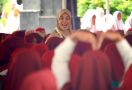 Atikoh Ajak Santriwati Ponpes KHAS Stand Out Melawan Body Shaming & Bullying - JPNN.com