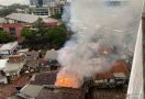 Kebakaran di Braga Bandung, Api Belum Padam - JPNN.com