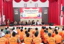 Puluhan Tahanan Terharu Saat Ikuti Pengajian di Polres Siak - JPNN.com
