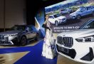 SUV Listrik Terbaru BMW iX1 dan iX Mengaspal di Indonesia, Sebegini Harganya - JPNN.com
