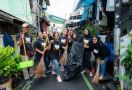 HW Group Ajak Warga Tanjung Duren Gotong Royong Bersihkan Lingkungan - JPNN.com