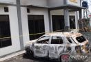 Detik-Detik Mobil Caleg DPR dari PKB Neng Eem Dibakar OTK, Motifnya Apa? - JPNN.com
