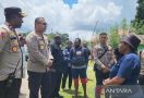 Irjen Johnny Eddizon Pantau Langsung Rekapitulasi Suara di Papua Barat - JPNN.com