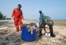 Peduli Kesehatan & Lingkungan, Pertamina Gelar Coastal Clean Up di Tuban - JPNN.com