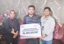 Nasabah UMKM Terima Pembayaran Klaim Asuransi Kebakaran Rp 800 Jutaan - JPNN.com