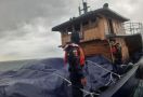 Bea Cukai Menggagalkan Penyelundupan Baju dan Sepatu Bekas di Perairan Batam - JPNN.com