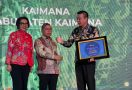 Perdana Kaimana Raih Adipura, Bupati Freddy Thie Buka Rahasia Suksesnya - JPNN.com