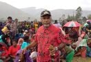 Deinas Geley Siap Maju di Pilgub Papua Tengah dan Wujudkan Kemakmuran - JPNN.com