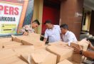 Polda Sumsel Gerebek Dua Gudang Miras di Palembang - JPNN.com