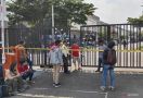 Gudang Peluru di Ciangsana Terbakar, Granat dan Peluru Terlempar ke Permukiman - JPNN.com