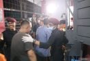 Ratusan Benda Terlarang Ditemukan di Kamar Tahanan Lapas Cianjur, Kok Bisa? - JPNN.com