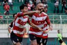 Madura United Vs PSM Makassar 2-0, Dewa United Tergusur dari Top 4 - JPNN.com