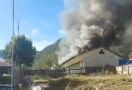 KKB Membakar Sekolah Dasar di Intan Jaya Pagi Tadi - JPNN.com