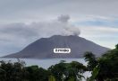 Bea Cukai Bantu Evakuasi Korban Erupsi Gunung Ruang - JPNN.com