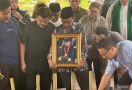 Selamat Jalan Prof Salim Said, Jenazah Dimakamkan di Liang Kubur Sang Ibu - JPNN.com