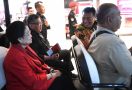 Megawati Tiba di Arena Rakernas, Lihat Siapa yang Menyambut - JPNN.com