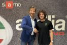 Marco Bezzecchi Berlabuh ke Aprilia Mulai MotoGP 2025 - JPNN.com