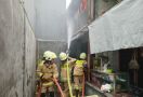 Kebakaran di Kampung Bali Tanah Abang, 10 Rumah Hangus - JPNN.com