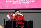 Bicara Pentingnya Pendidikan untuk Generasi Penerus, Megawati: Kurangi Namanya Bansos - JPNN.com