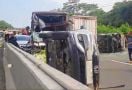 Detik-Detik Kecelakaan Beruntun 10 Mobil di Tol Cipularang - JPNN.com