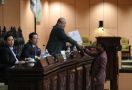 Lakukan Interupsi, Senator Filep Wamafma Mengkritik Ketua DPD RI Saat Sidang Paripurna, Begini Alasannya - JPNN.com