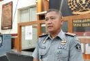 Petugas Rutan Kebon Waru Bandung Temukan Senjata Api di Koper Arsan Latif - JPNN.com