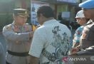 2 Polisi Ini Dipecat Gegara Narkoba, RW Hadir di Lapangan Upacara, Lihat - JPNN.com