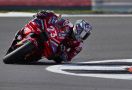 Hasil Sprint MotoGP Inggris: Pecco & Marquez Tumbang, Bastianini Menang - JPNN.com