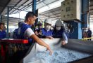 Aqua Pertegas Komitmen Inovasi Kemasan dan Optimalisasi Pengelolaan Sampah Plastik - JPNN.com