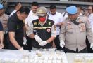 Polres Jakbar Tes Urine 119 Personel Untuk Pastikan Bebas dari Narkoba - JPNN.com