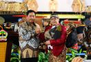 Pj Gubernur Jateng Menggelar Wayang Kulit Semar Kembar-Sembadra Larung - JPNN.com