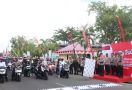 Meriahkan HUT RI, AKBP Fahrian Lepas Ratusan Peserta Safety Riding Merah Putih - JPNN.com