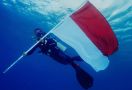 Pertamina Gelar Pengibaran Bendera Bawah Laut hingga Pemberian Beasiswa - JPNN.com