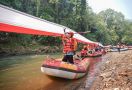 PPN Gelar Aksi Bersih Sungai Ciliwung dan Kibarkan Bendera 79 Meter - JPNN.com