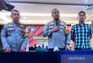 2 Orang Ditetapkan Tersangka Setelah Merusak Mobil Polisi Saat Demo Tolak RUU Pilkada - JPNN.com