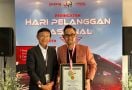 Founder Juragan 99 Mendadak Jadi Pramugara di Hari Pelanggan Nasional - JPNN.com