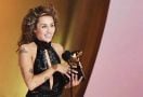 Miley Cyrus Digugat atas Dugaan Pelanggaran Hak Cipta Lagu Flowers - JPNN.com