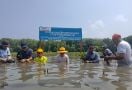 Tunjukkan Kepedulian Lingkungan, PT Nippisun Tanam 5 Ribu Pohon Mangrove di Bekasi - JPNN.com