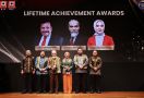 Nicke Widyawati Raih Lifetime Achievement Atas Kontribusinya Majukan Industri Dalam Negeri - JPNN.com