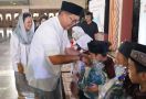 Rayakan HUT ke-26, Bank Mandiri Bagikan Santunan Pendidikan ke 2.600 Anak Yatim Piatu - JPNN.com