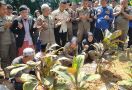 Tertimpa Pagar Saat Mengamankan Demo, Anggota Satpol PP Lebak Meninggal Dunia - JPNN.com