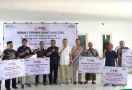 SIG Salurkan Bantuan kepada Pelaku Usaha Mikro & Infrastruktur Pertanian di Jatim - JPNN.com