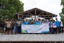 Pegawai PLN Indonesia Power UBH Tanam Pohon Mangrove di Bekasi - JPNN.com