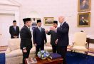 Momen Seskab Teddy Dampingi Presiden Prabowo Temui Presiden Joe Biden di Gedung Putih - JPNN.com