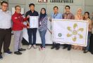 Menarini Indria Laboratories Raih Penghargaan Bendera Emas SMK3 dari Kemnaker - JPNN.com